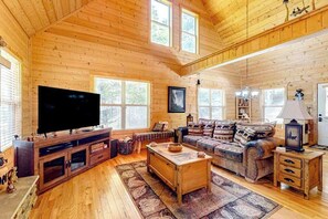 Fernseher, Kamin, Arbeitsbereiche