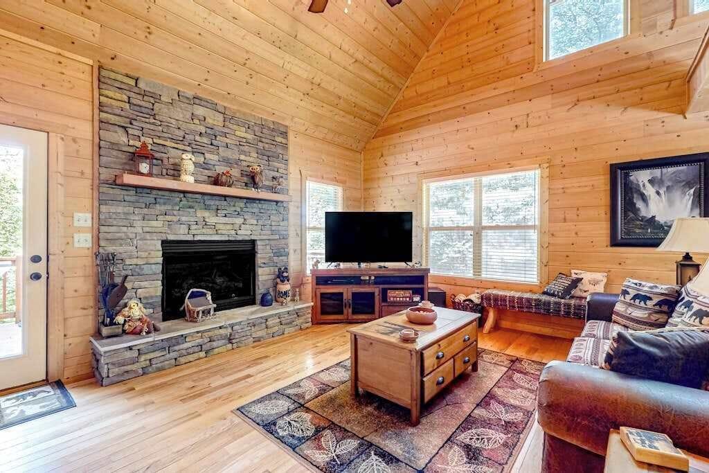 TV, fireplace, offices