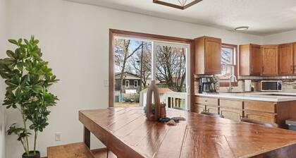 Premier Center Retreat | 4BR | Sleeps 12