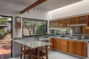 Familien-Ferienhaus, Stadtblick | Eigene Küche