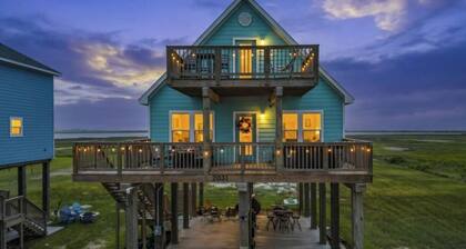 Across from beach/modern accommodations