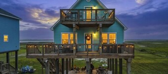 Across from beach/modern accommodations