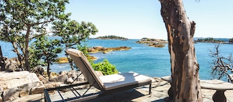 Endless Coastal Views- Peaceful B&B in Nanoose Bay