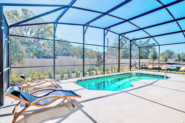 Upstay - 18-guest Mansion W Pool, Games, Cinema - Kissimmee