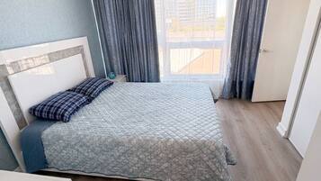 Iron/ironing board, free WiFi, bed sheets