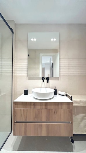 Bathroom - Modern Bright 1BR next to Pasalimani & Marina Zeas (Pireas)