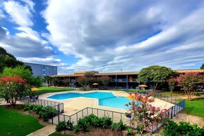 Pool - Sleepover | Alluring Studio + Gym - Austin TX (Austin)