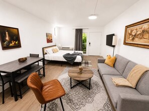 WiFi, bed sheets - Sleepover | Charming Studio + Gym - Austin TX (Austin)