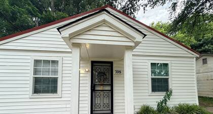 Peaceful tranquility 2-bedroom house with AC in friendly Blytheville