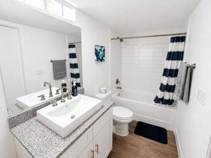 Bathroom - Sleepover | Sleek Studio + Gym - Austin TX (Austin)