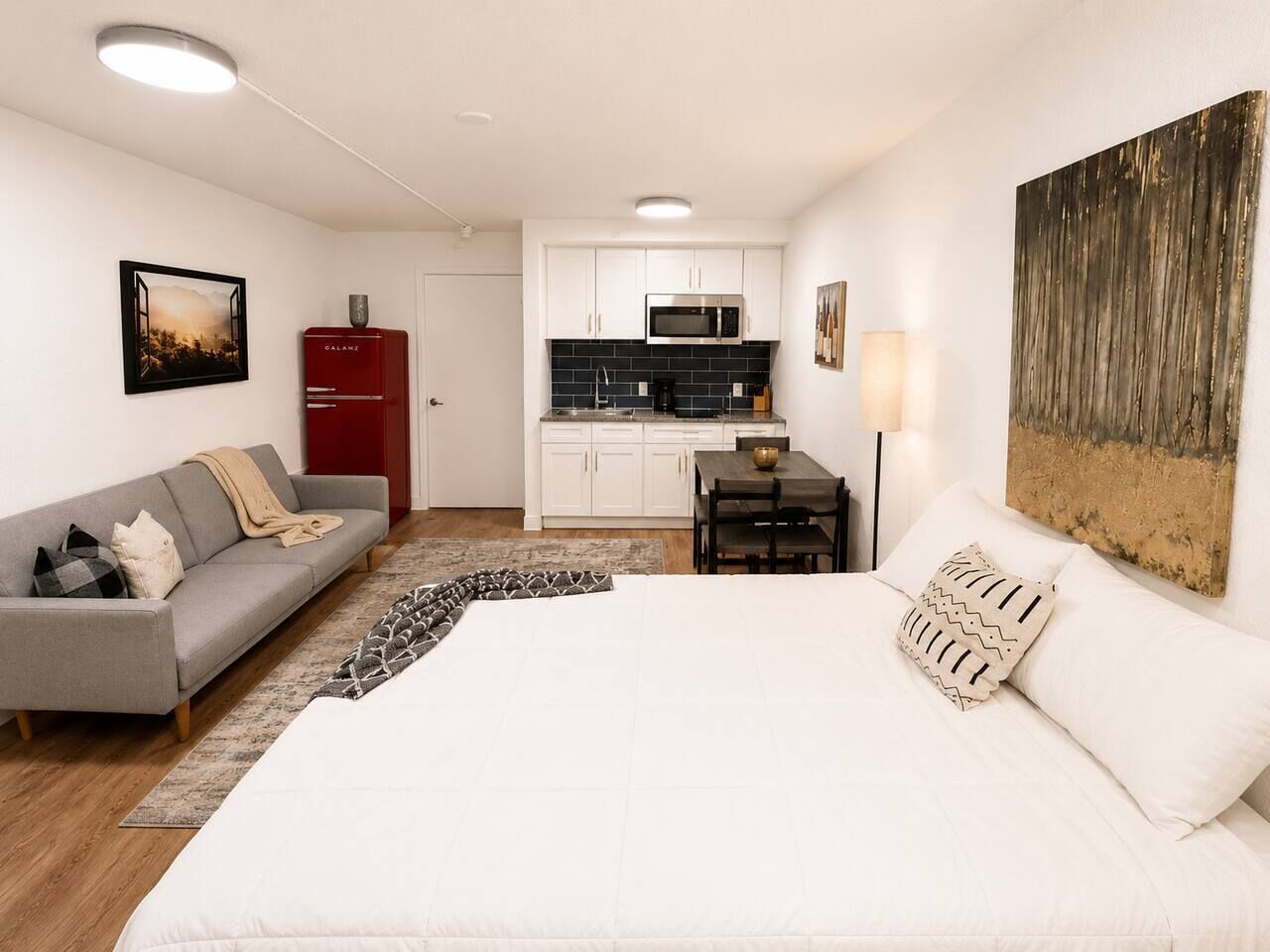 WiFi, bed sheets