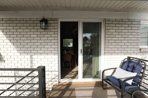 Outdoor dining - Cozy Layton Retreat Near Hiking, Lakes & Lagoon (Layton)