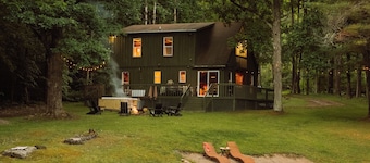 Private 3-Bedroom Cabin in the Woods: Hot Tub and Pond