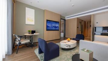 Executive Suite, 1 King Bed, Non Smoking