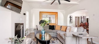 Newly Renovated 3br. Modern Spanish Casita