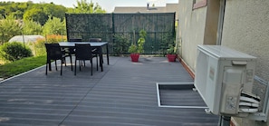 Outdoor dining - Vrbo Property (Terres de Bord)