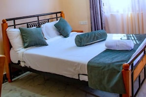Habitación individual, para no fumadores, balcón | Escritorio 