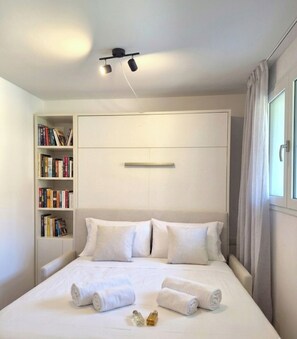 1 slaapkamer, een strijkplank/strijkijzer, gratis wifi, beddengoed