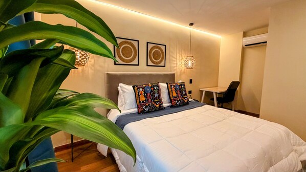 Superior Room, 1 Queen Bed - Nam Hotel Boutique (Medellín)