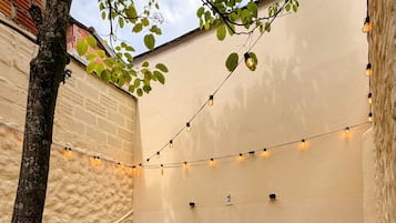 Bañera de hidromasaje al aire libre
