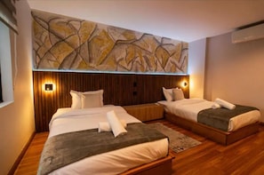 Premium bedding, free WiFi, bed sheets - Nam Hotel Boutique (Medellín)