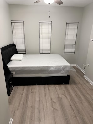 Room - Newly Renovated Cozy 2-bedroom Townhome (Baltimore)
