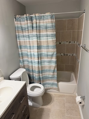 Bathroom - Newly Renovated Cozy 2-bedroom Townhome (Baltimore)
