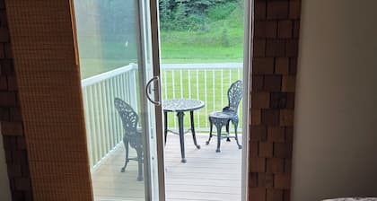 4 Bedroom House Nestled In the Foothills Of The Rockies