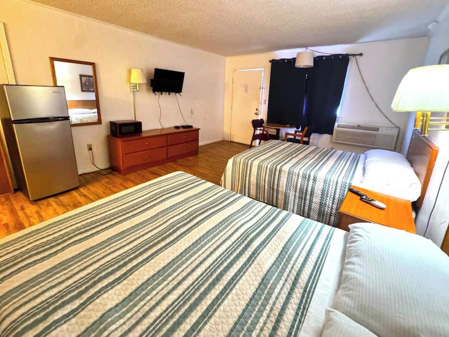 Room, 2 Double Beds, Non Smoking (2 Full Beds) | Desk, free WiFi, bed sheets