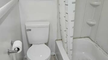 Kamer, 2 queensize bedden, niet-roken | Badkamer | Gratis toiletartikelen, handdoeken