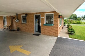 Fachada de la propiedad