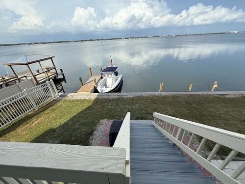 Waterfront Lemon Bay Condo 2 Bed & Full Kitchen -Private Beach Access Boat dock