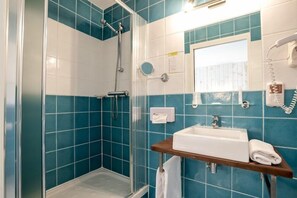 Bathroom - Hotel DES Halles (Concarneau)