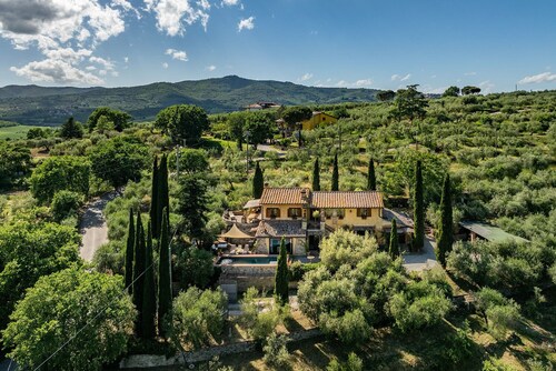 Colle Calzolaro 8, Emma Villas