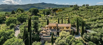 Colle Calzolaro 8, Emma Villas