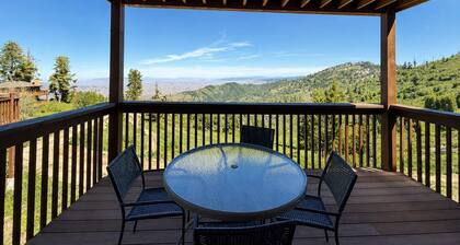 Ski-In Ski-Out Bogus Basin Condo, Mountain Views
