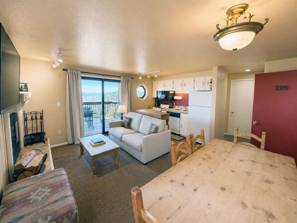 TV, fireplace, offices