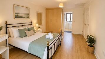 Desk, iron/ironing board, travel crib, WiFi