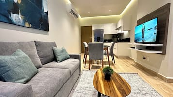 Apartment, Courtyard View | Living area