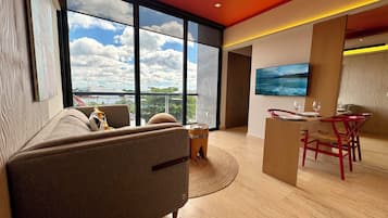 Deluxe Apartment, Balcony, City View | Living area