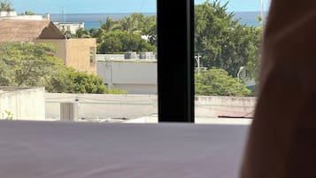 Deluxe Apartment, Balcony, City View | Interior