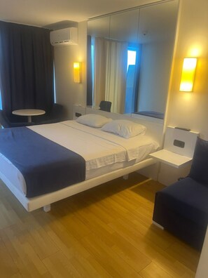 Free WiFi - Beautiful Apartment with sea view (Batumi)