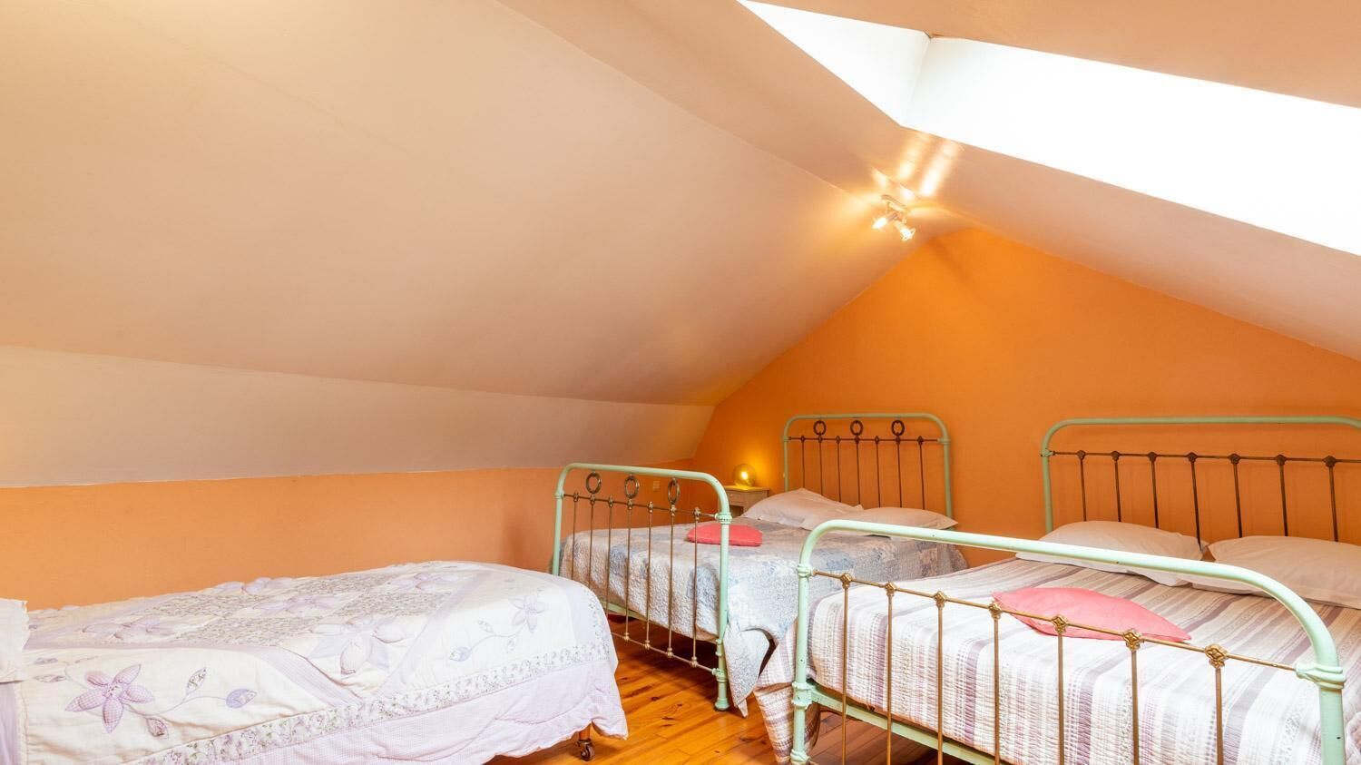 3 bedrooms, iron/ironing board, travel crib, WiFi (free)