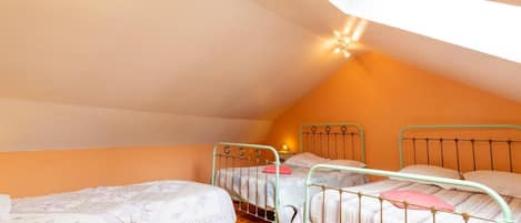 3 bedrooms, iron/ironing board, travel cot, free WiFi