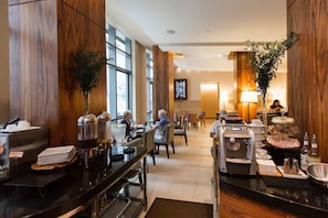 Dining - West 57th Street, a Hilton Club - Studio (New York)