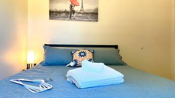 2 slaapkamers, een strijkplank/strijkijzer, wifi, beddengoed