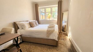 5 dormitorios, tabla de planchar con plancha, wifi gratis y ropa de cama