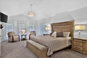 5 Schlafzimmer, Schreibtisch, Bügeleisen/Bügelbrett, Reisekinderbett