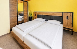 2 Schlafzimmer, Reisekinderbett, kostenloses WLAN