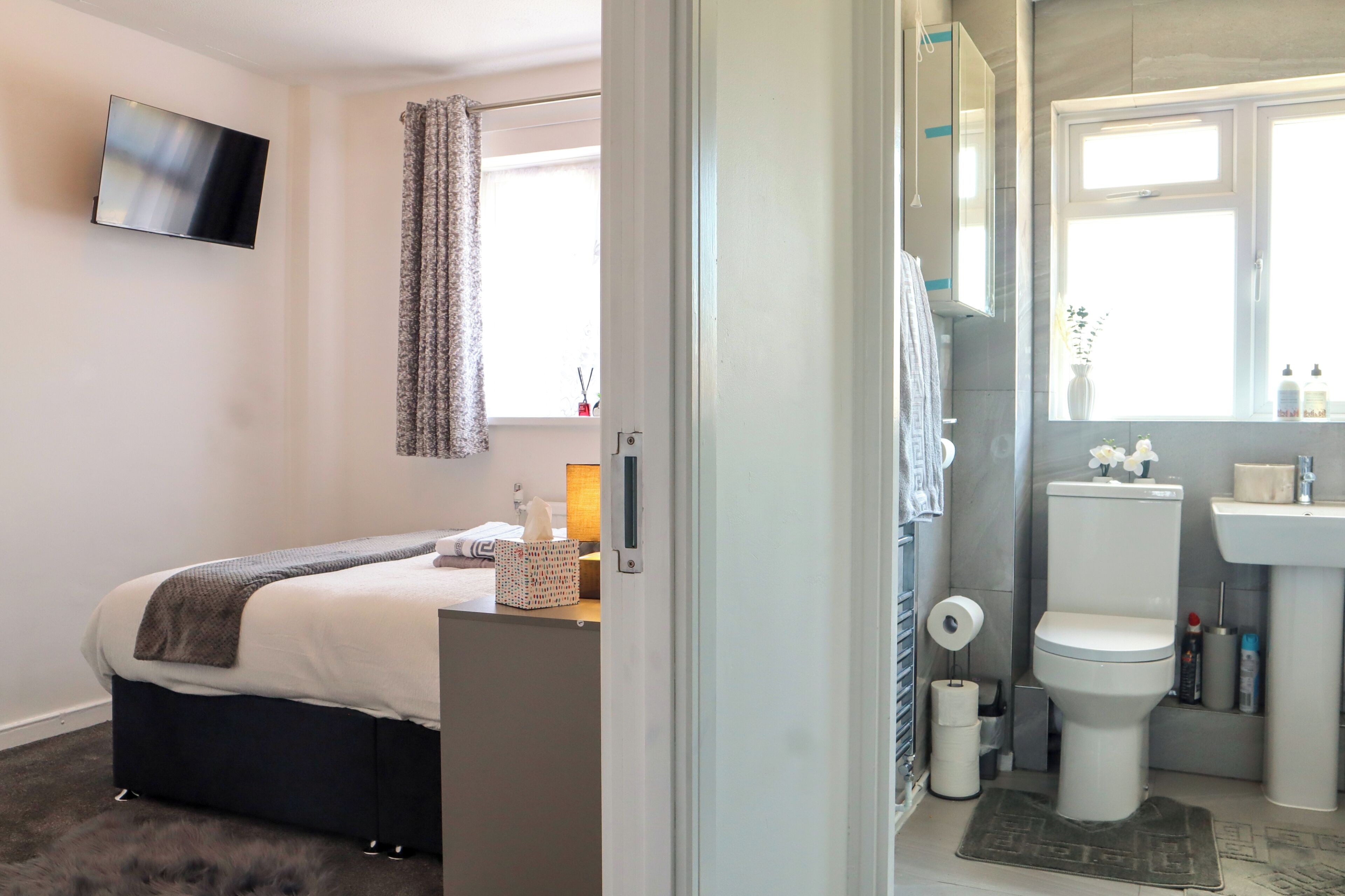 3 bedrooms, desk, iron/ironing board, free WiFi